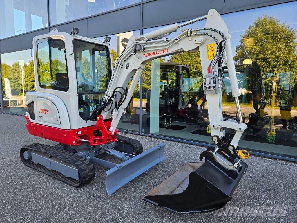 Takeuchi TB 225 소형 굴삭기 7톤 미만