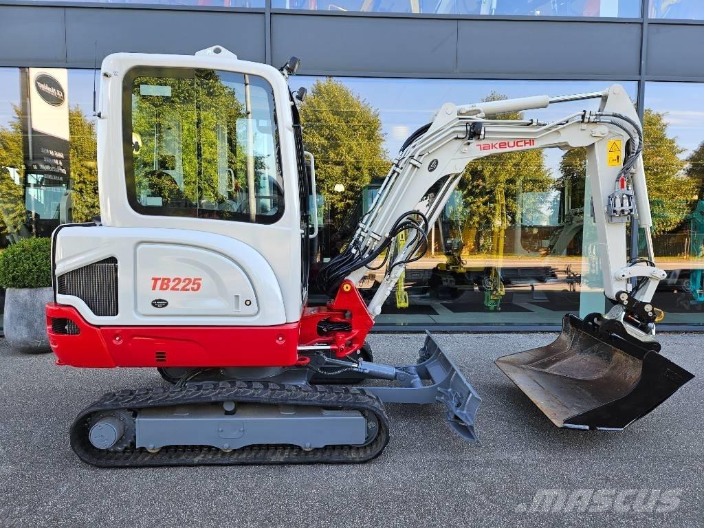 Takeuchi TB 225 소형 굴삭기 7톤 미만