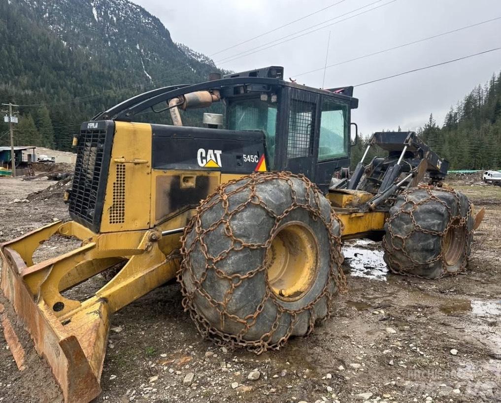 CAT 545 C 목재스키더