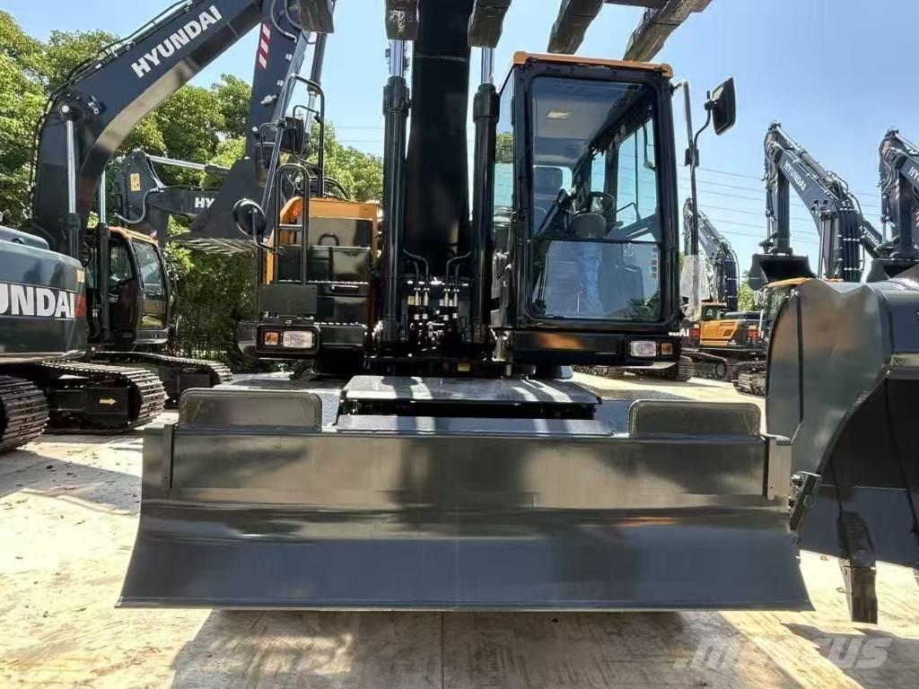 Hyundai HW 210 A  휠 굴삭기