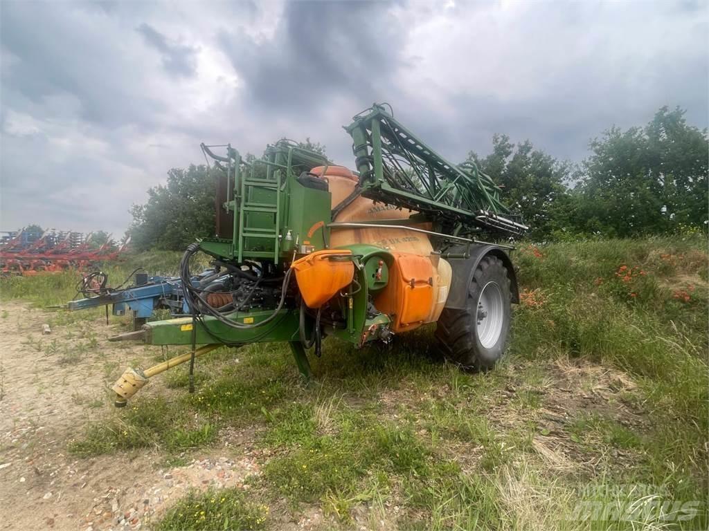 Amazone UX 4200 견인형 분무기