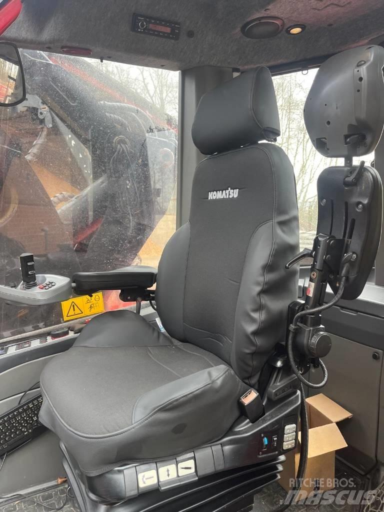 Komatsu 931 XC 원목 하베스터