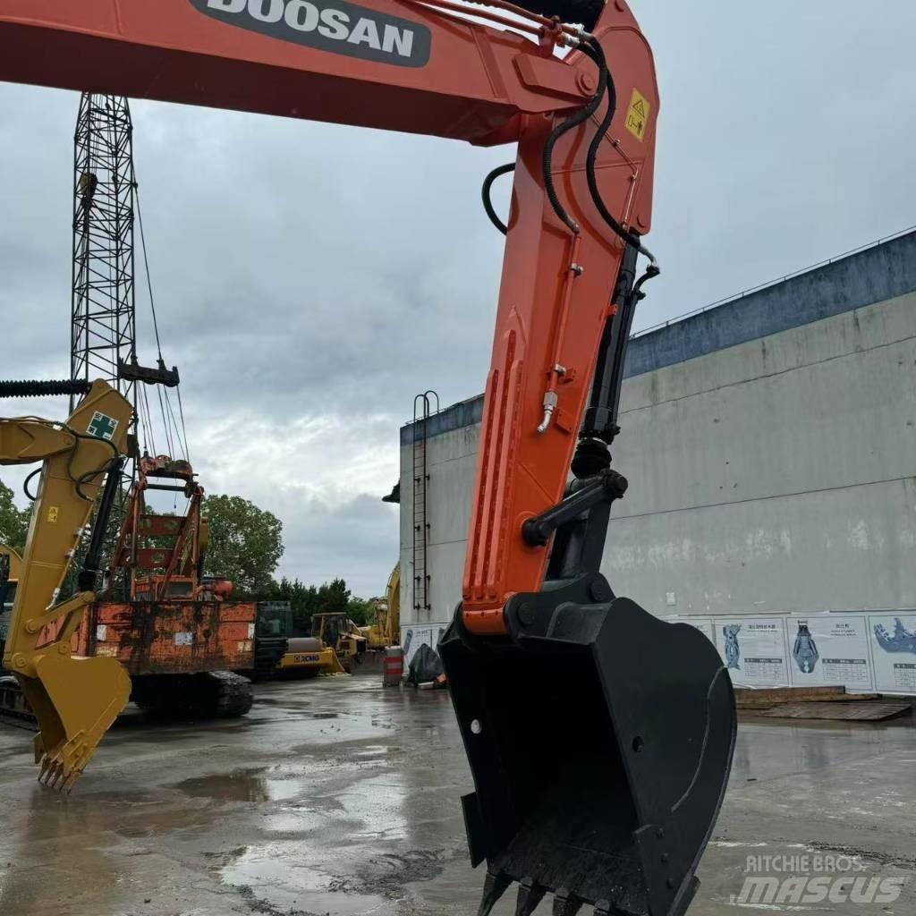 Doosan DX 225 LC 대형 굴삭기 29톤 이상