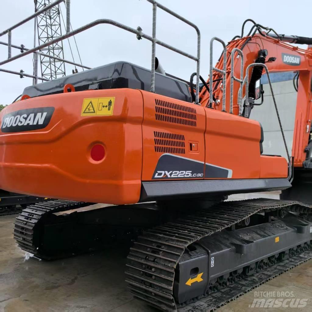 Doosan DX 225 LC 대형 굴삭기 29톤 이상