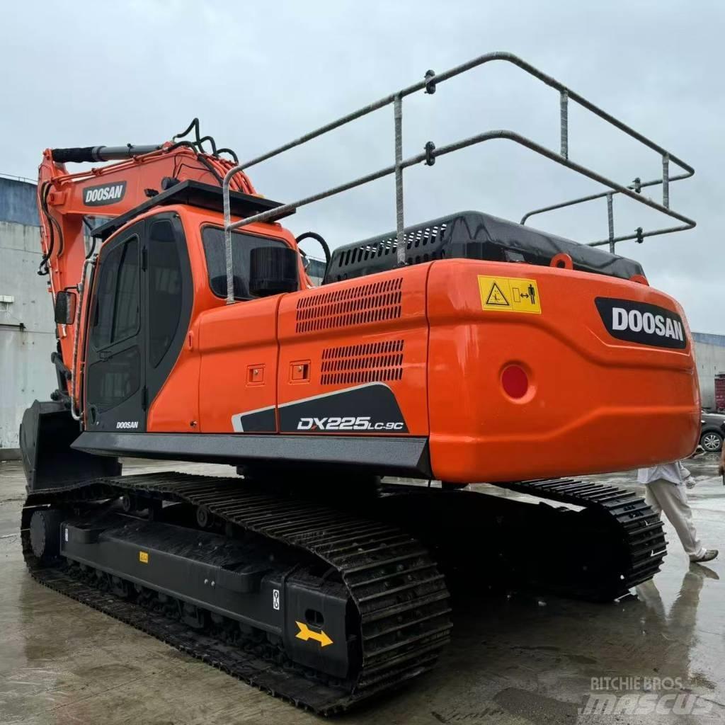Doosan DX 225 LC 대형 굴삭기 29톤 이상