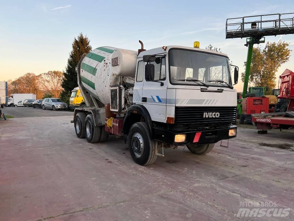 Iveco 330-30 콘크리트 믹서트럭