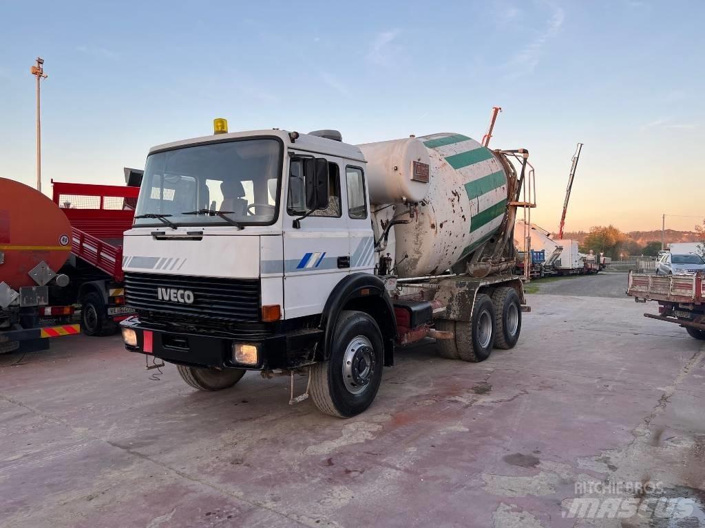 Iveco 330-30 콘크리트 믹서트럭