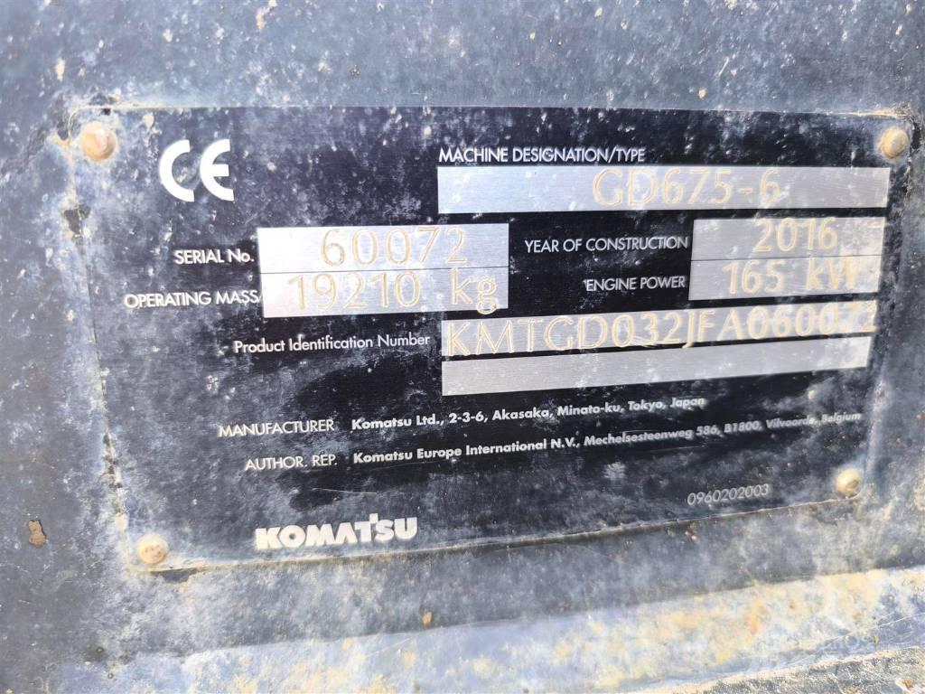Komatsu GD 675-6 그레이더
