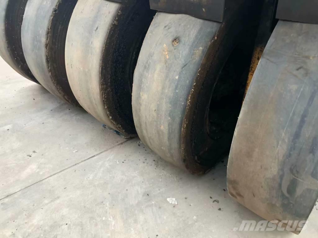 XCMG XP303 공기 타이어 롤러