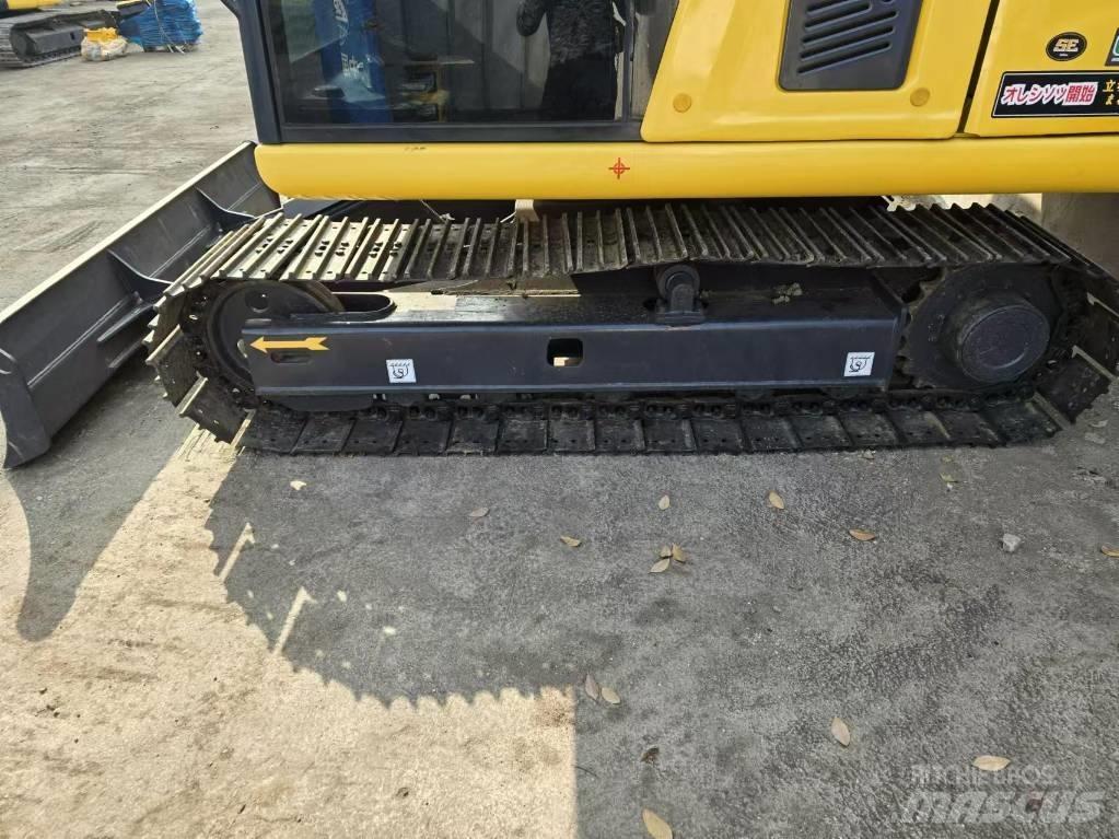 Komatsu PC 70 소형 굴삭기 7톤 미만
