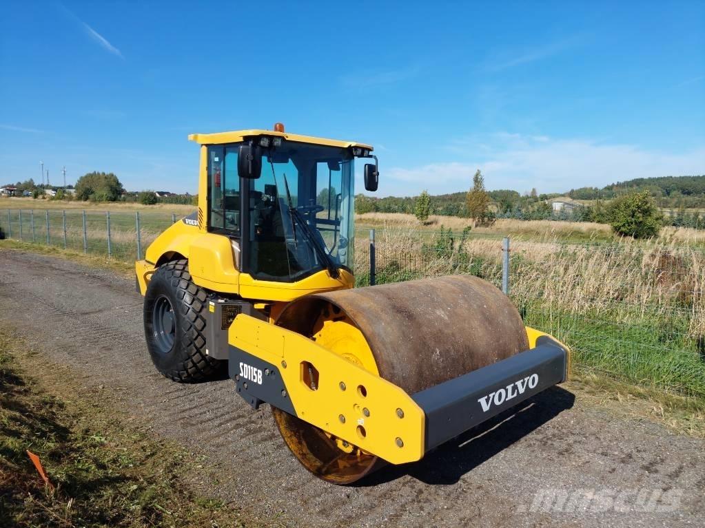 Volvo SD 115 B 싱글 드럼 롤러