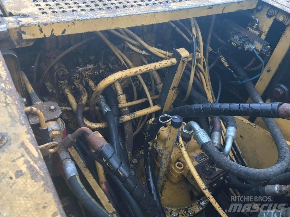 CAT 320 B 대형 굴삭기 29톤 이상