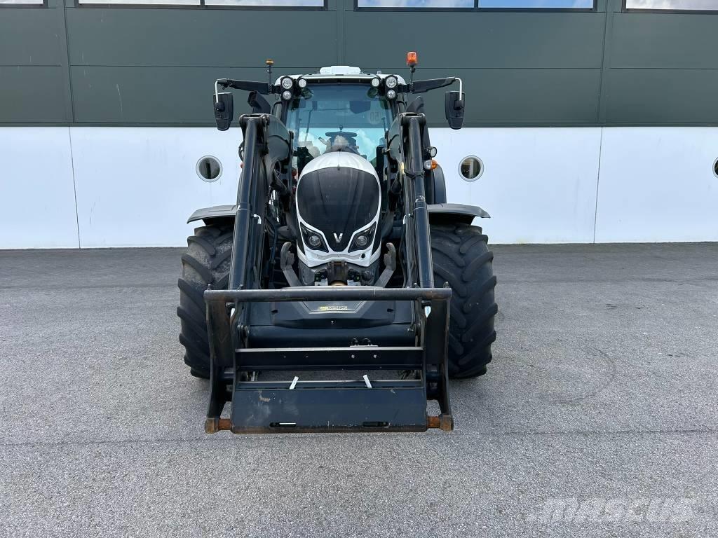 Valtra N 174 트랙터