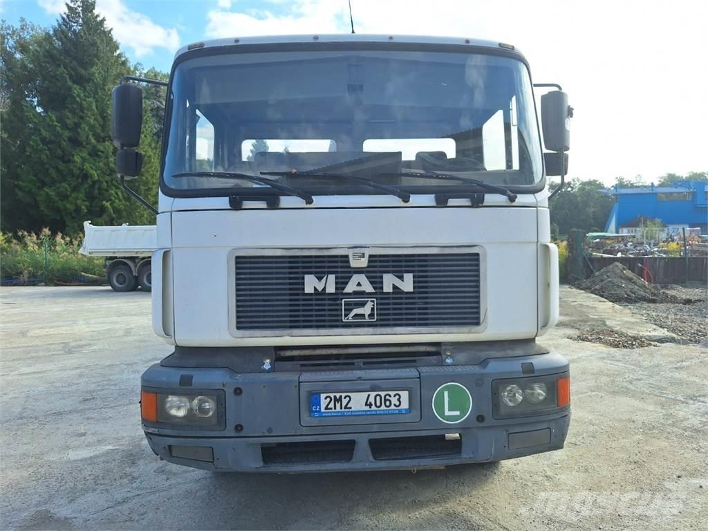 MAN 26.403 6X2 새시 운전실 트럭