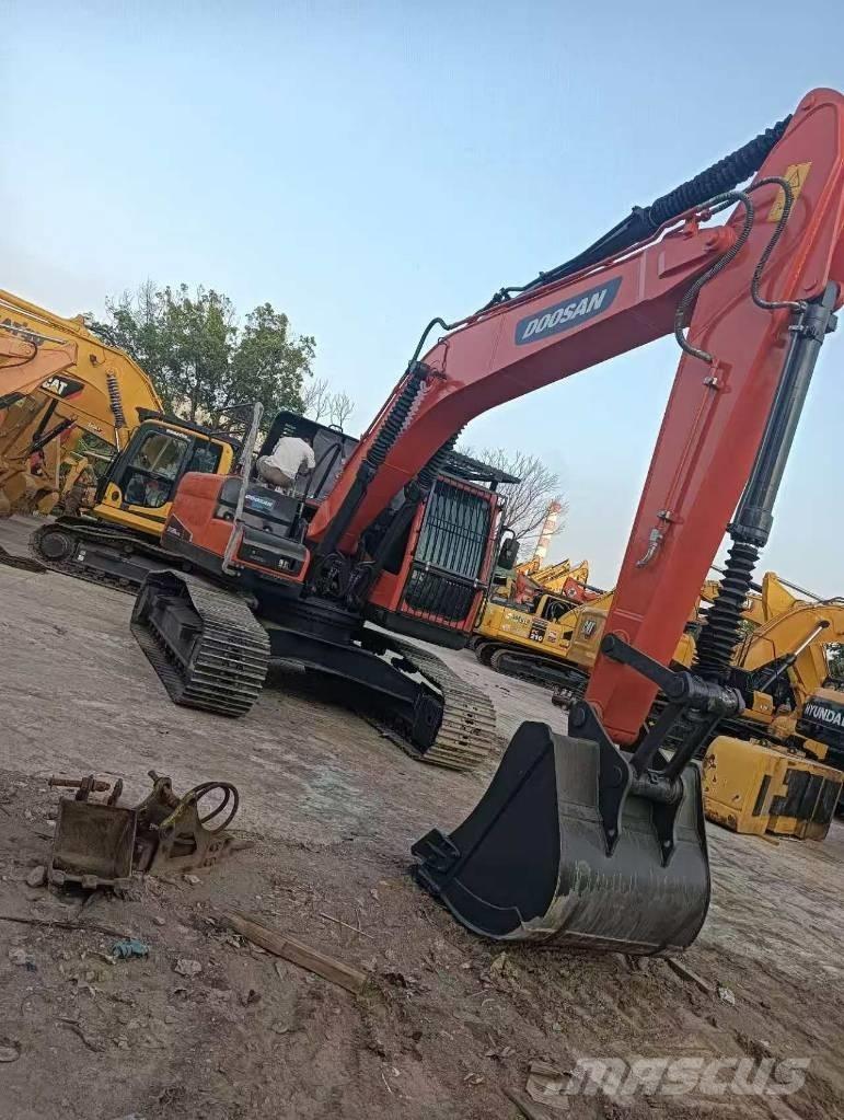 Doosan DX225LC-9C 대형 굴삭기 29톤 이상