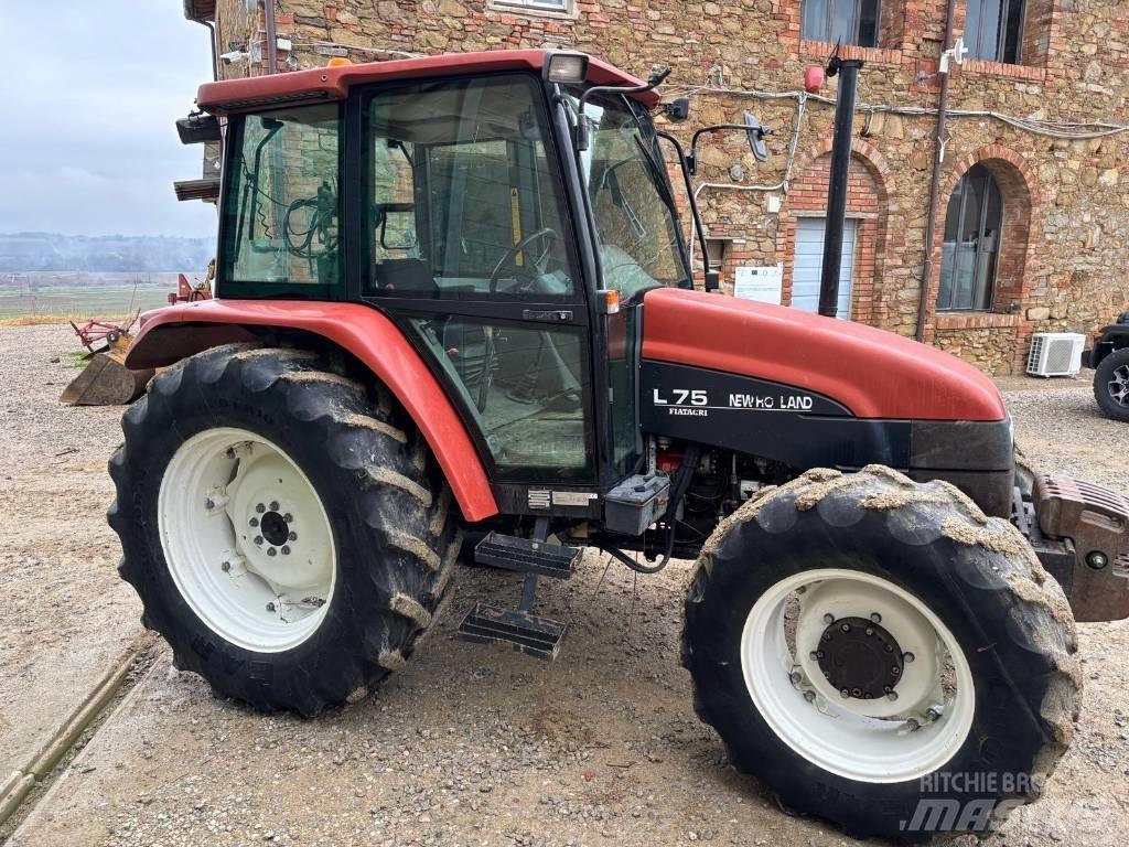 New Holland L 75 트랙터