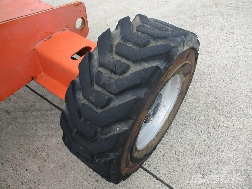 JLG 460SJ (867) 견인식 전동이동 리프트