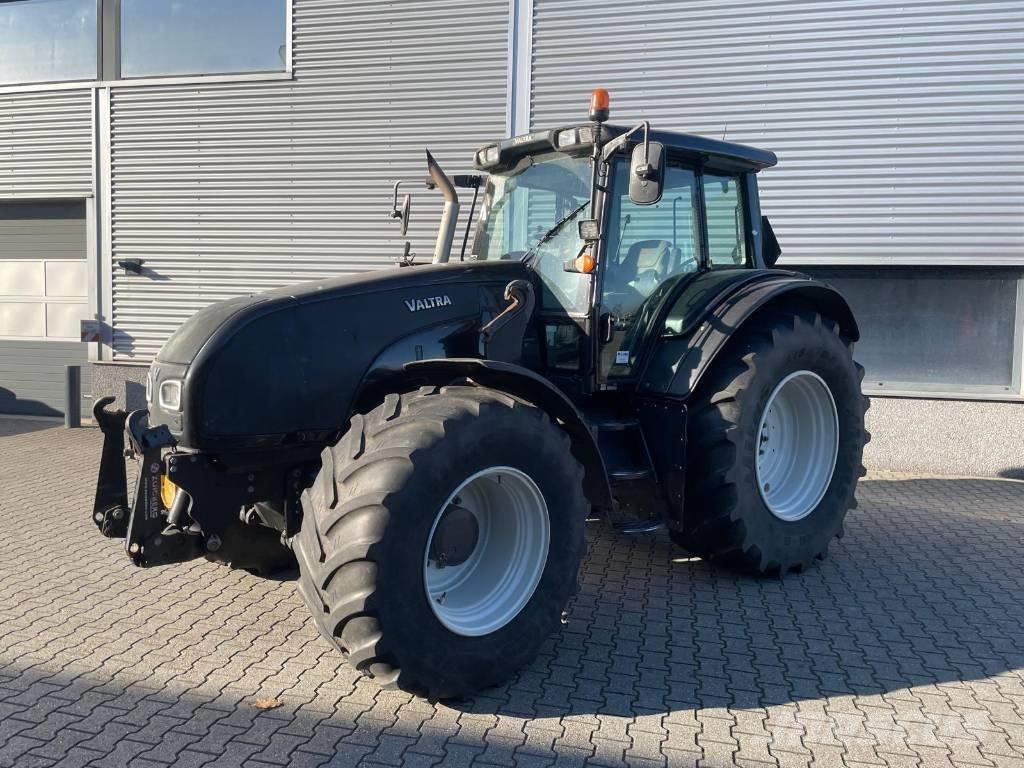 Valtra T151 tractor 트랙터