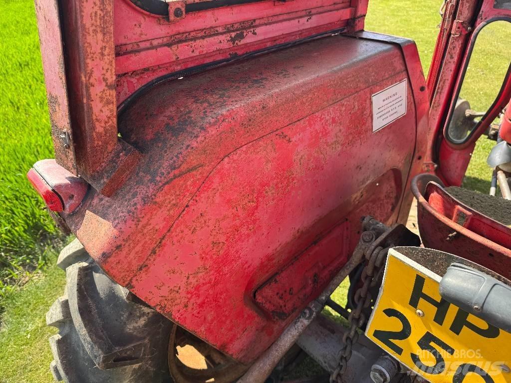 Massey Ferguson 135 트랙터