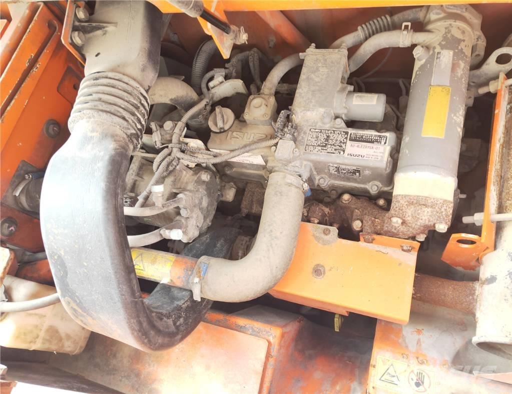 Hitachi ZX75US-3 중형굴삭기 7톤-28톤