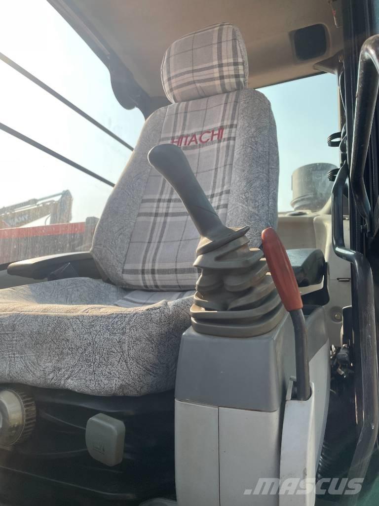 Hitachi ZX 130 대형 굴삭기 29톤 이상