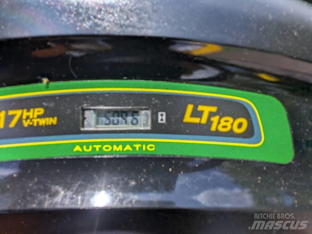 John Deere LT 180 탑승형 잔디깎기
