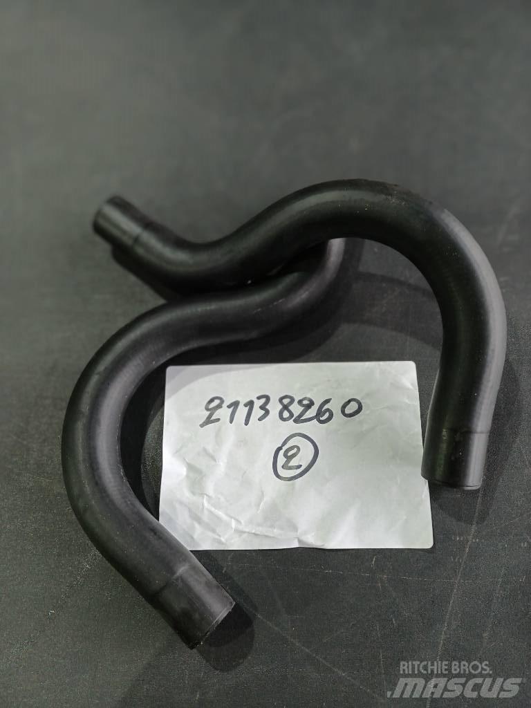 Volvo HOSE 21138260 라디에이터