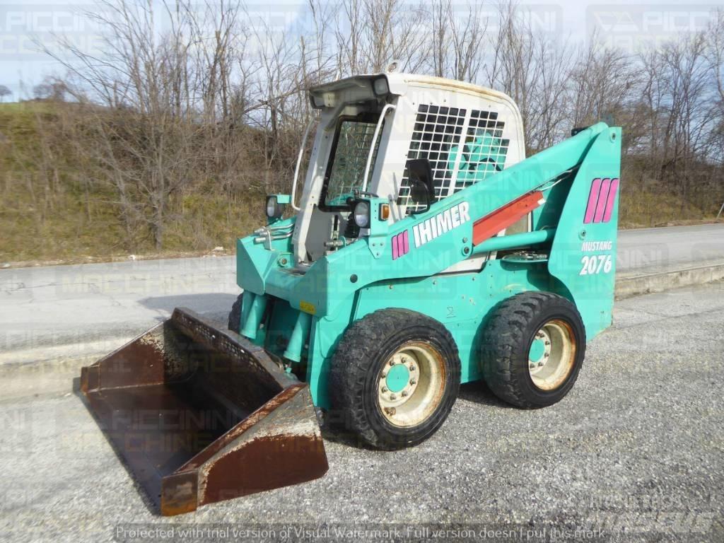 IHI Mustang 2076  스키드로더