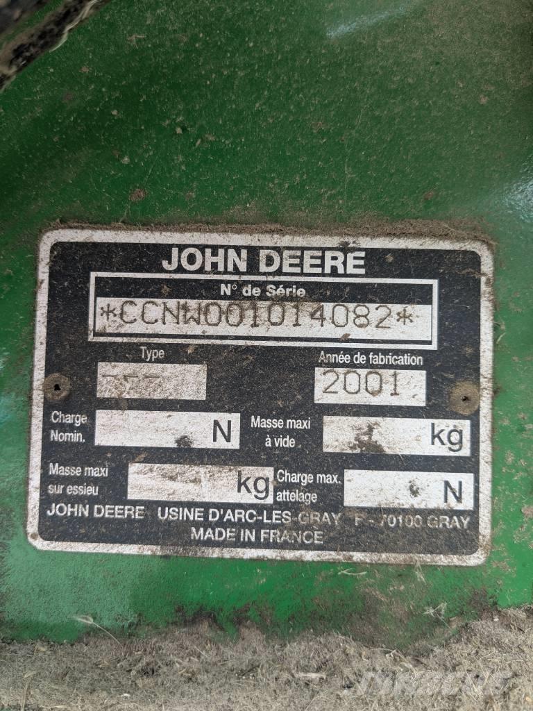 John Deere 575 원형 곤포기