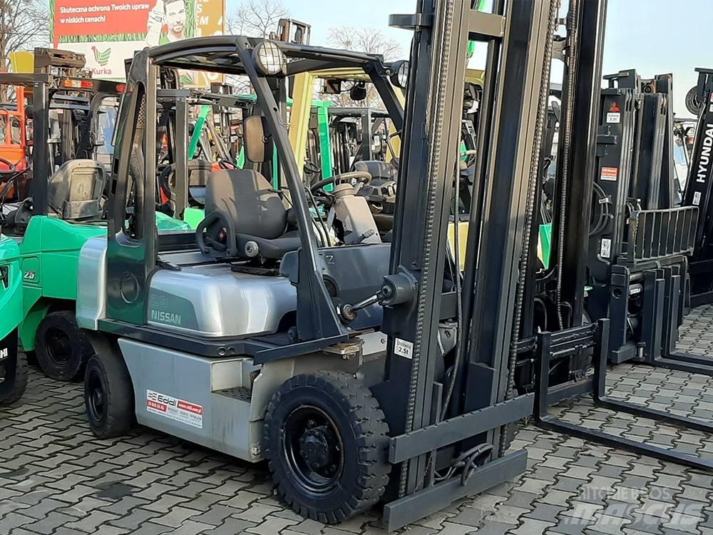 Nissan Y1D2A25Q 디젤 지게차