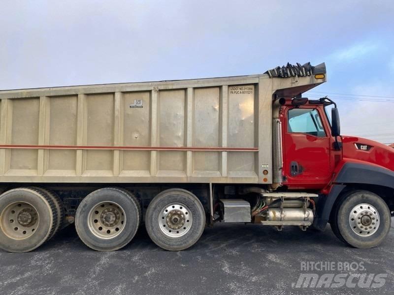 CAT CT 660 덤프 트럭