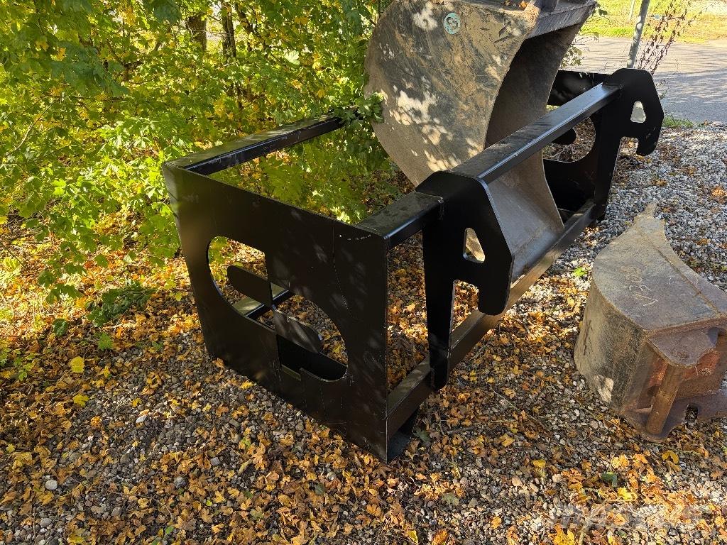 Takeuchi TB 260 대형 굴삭기 29톤 이상