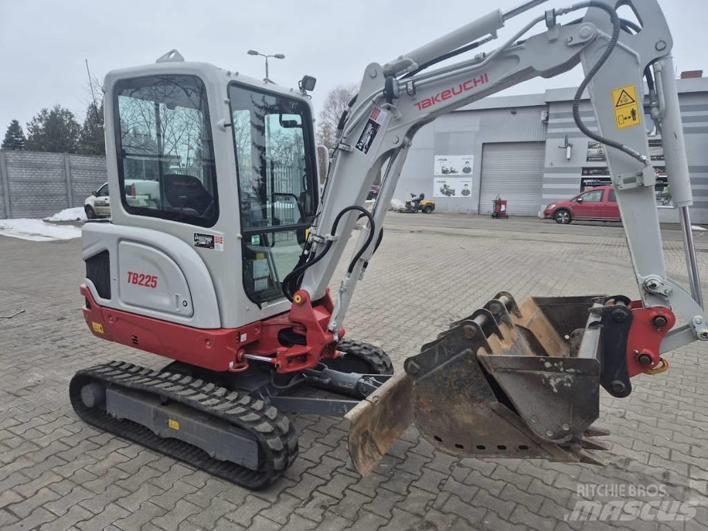 Takeuchi TB 225 소형 굴삭기 7톤 미만