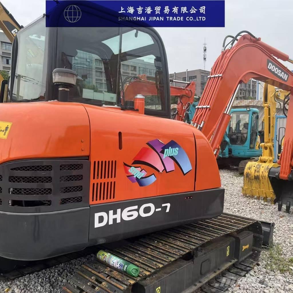 Doosan DX 60 대형 굴삭기 29톤 이상