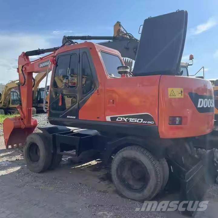 Doosan DX150W  휠 굴삭기