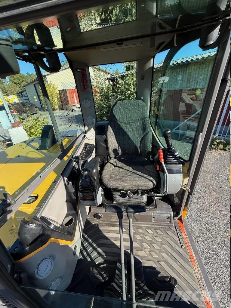 Volvo ECR 88 D 중형굴삭기 7톤-28톤