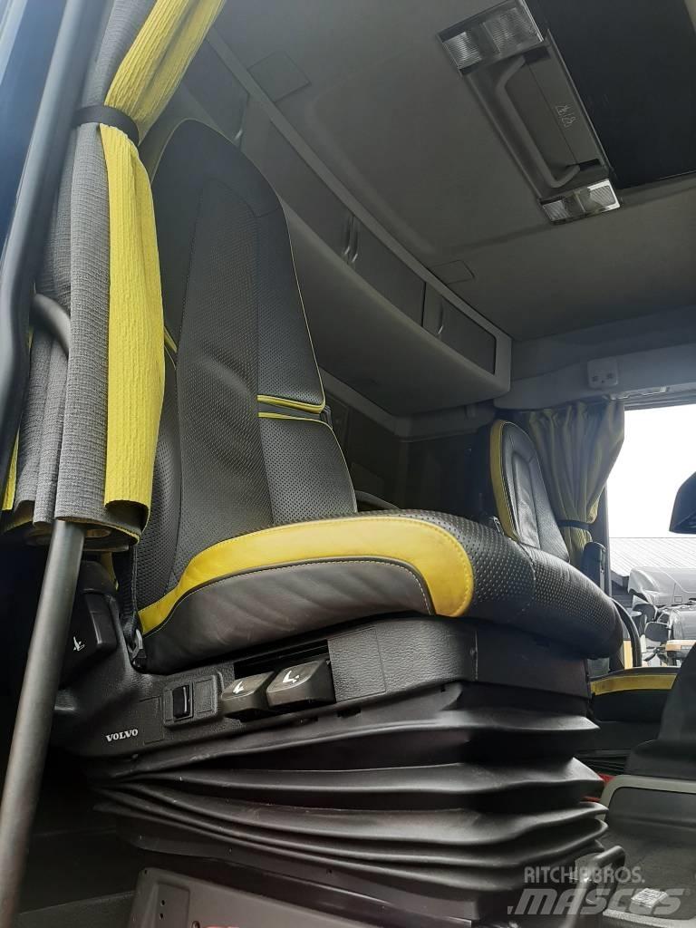 Volvo FH 16 목재 트럭