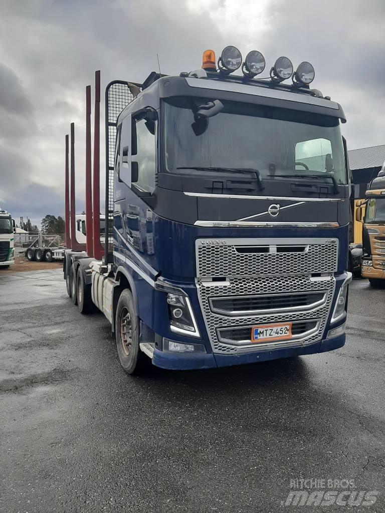 Volvo FH 16 목재 트럭
