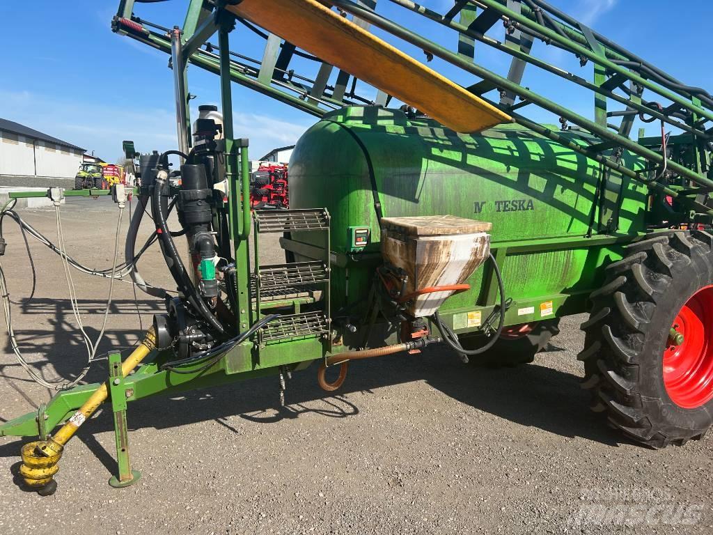 Moteska M2500 견인형 분무기