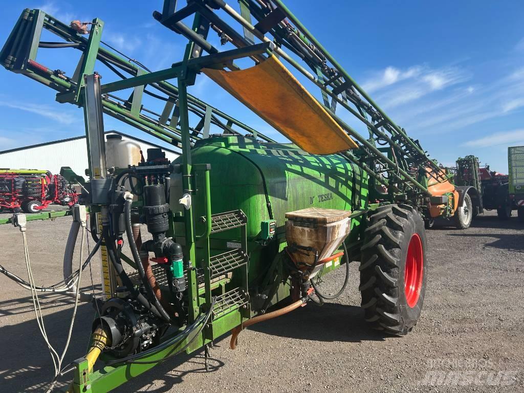 Moteska M2500 견인형 분무기