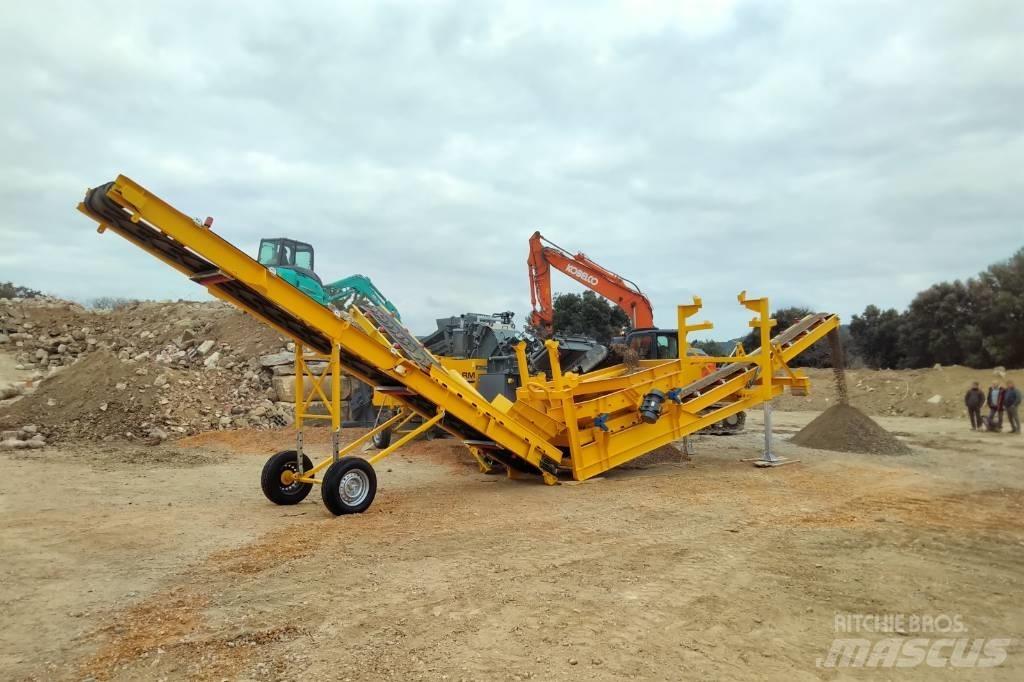 Rubble Master CS2500 스크리너