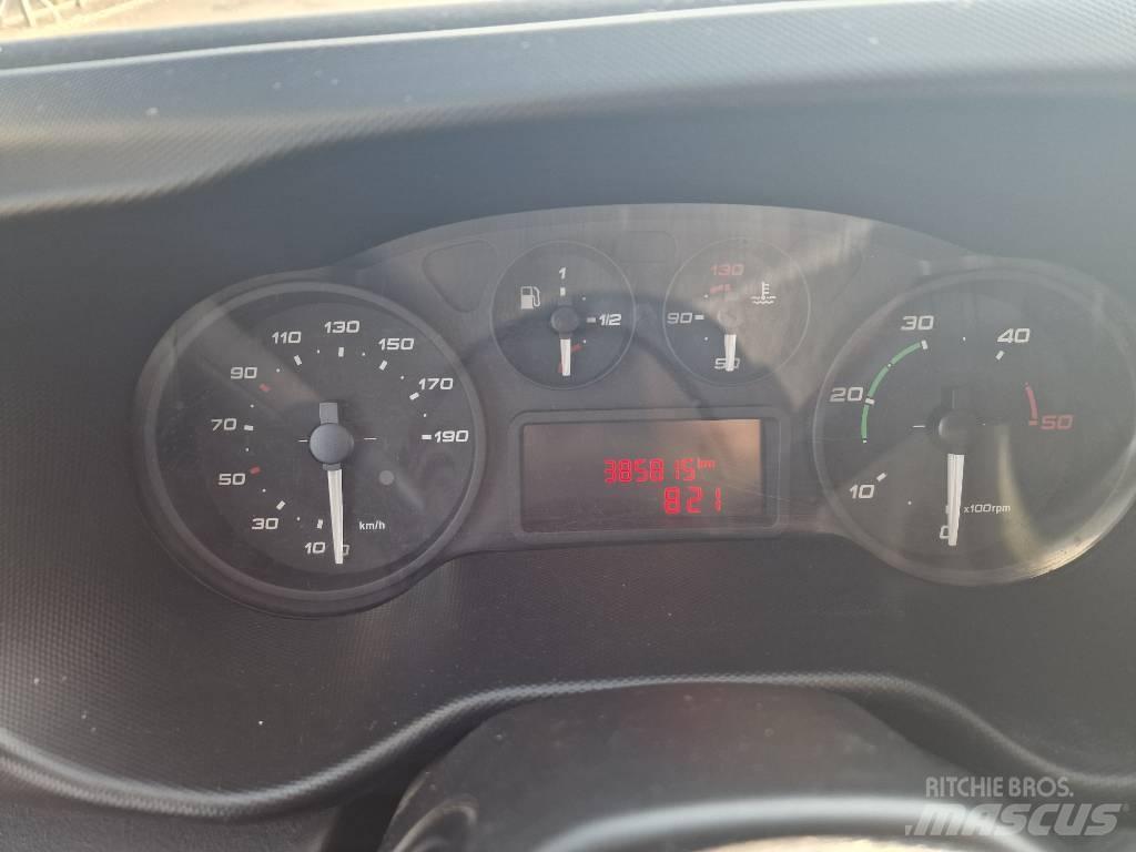 Iveco Daily 35 S11 패널 화물차