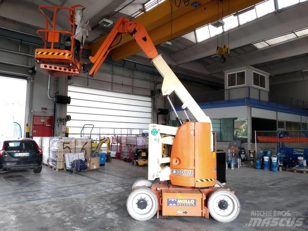 JLG E 300 AJP 관절형 전동이동 리프트
