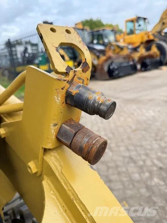 CAT 216B Turbo  스키드로더