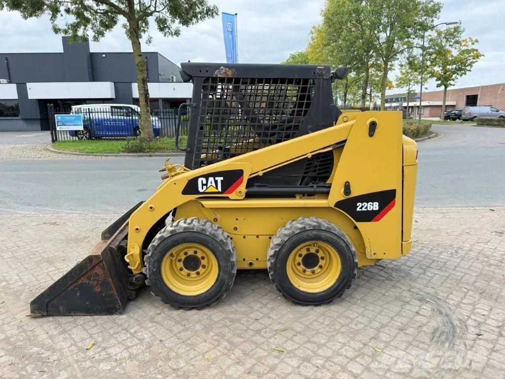 CAT 216B Turbo  스키드로더