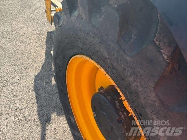 JCB 540-140 텔러 핸들러