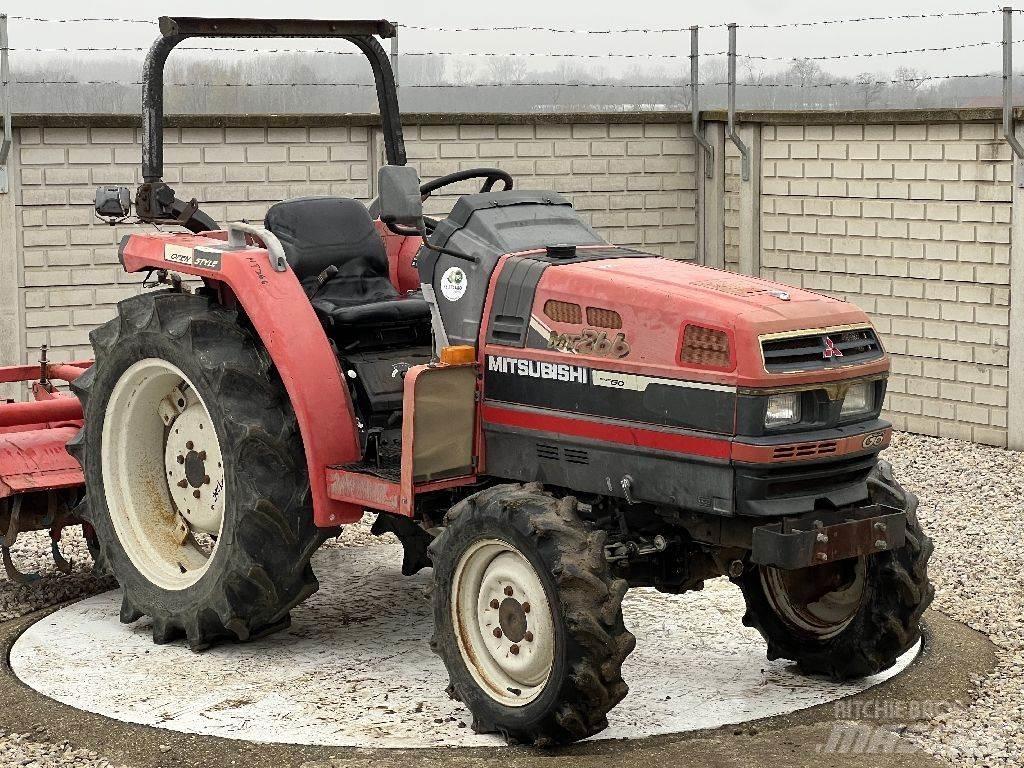 Mitsubishi MT266 트랙터