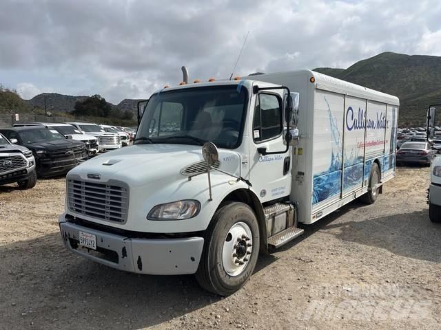 Freightliner M2 음료 배달 트럭