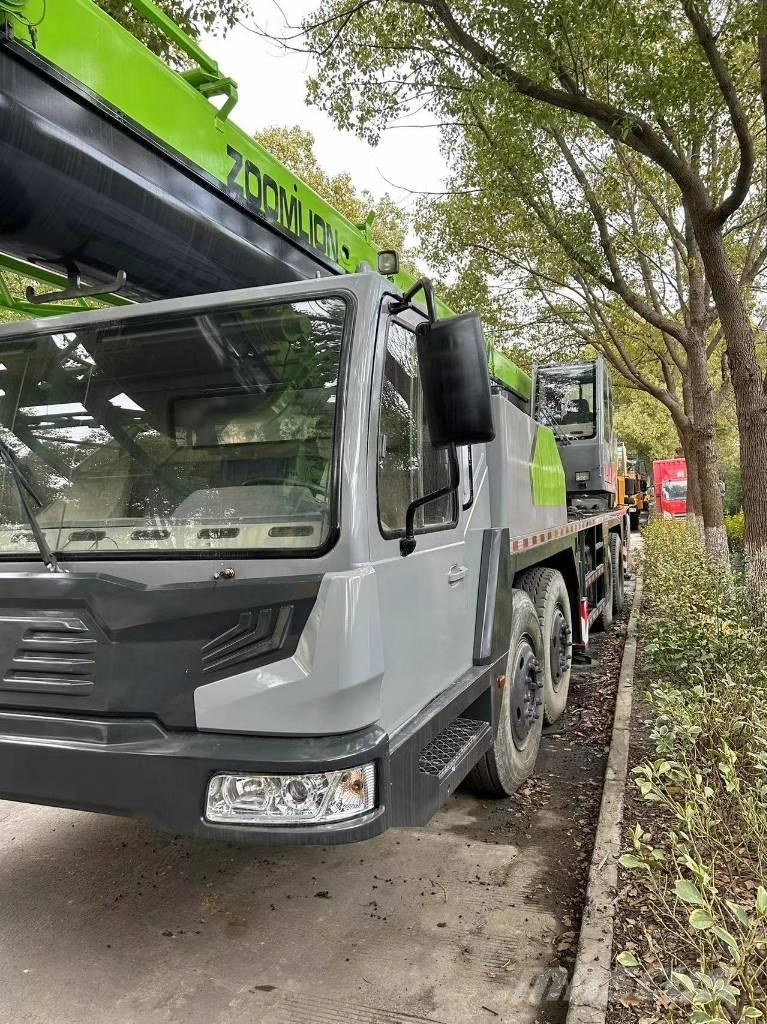 Zoomlion ZTC 700 V A/T 크레인