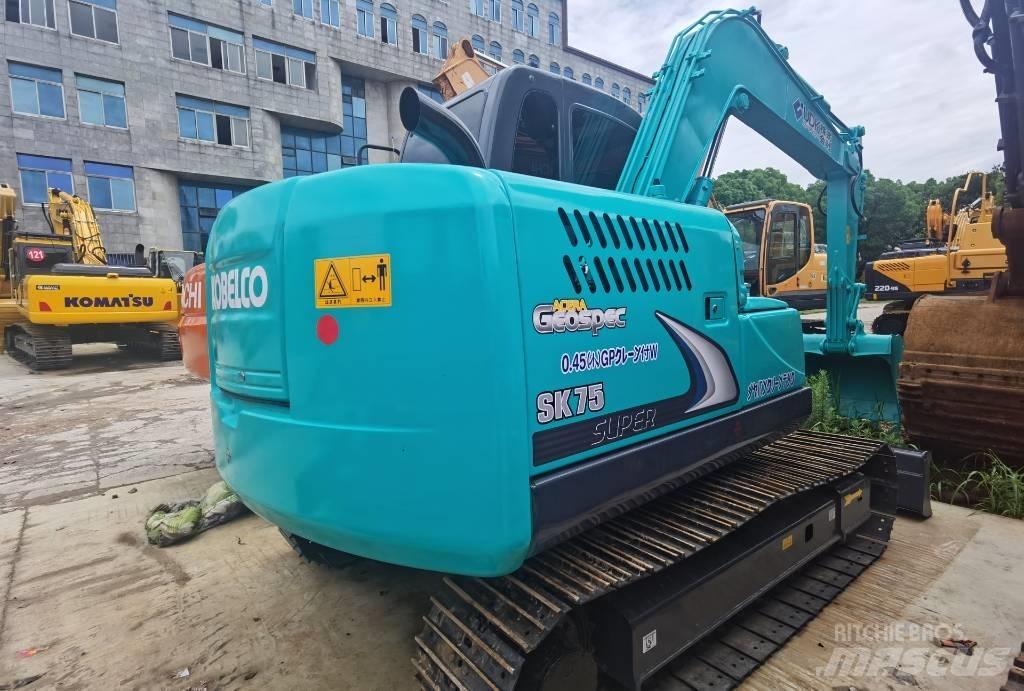 Kobelco SK 75 중형굴삭기 7톤-28톤